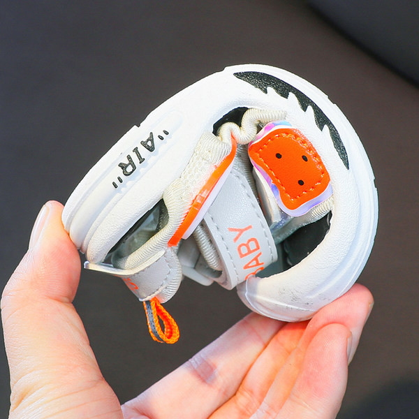 Gyermek bőr szandál rátéttel fiúknak