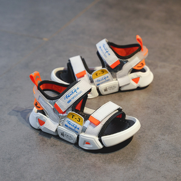 Nyári szandál durva talpú fiúnak