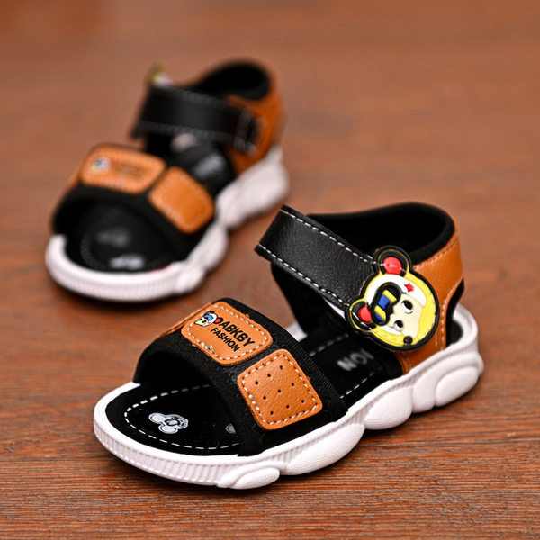 Gyermek bőr szandál matricákkal fiúknak