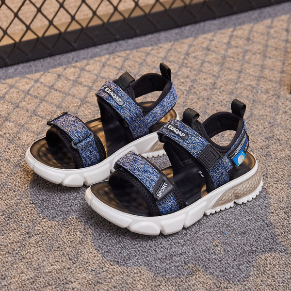 Új fiú szandál modell textil pánttal