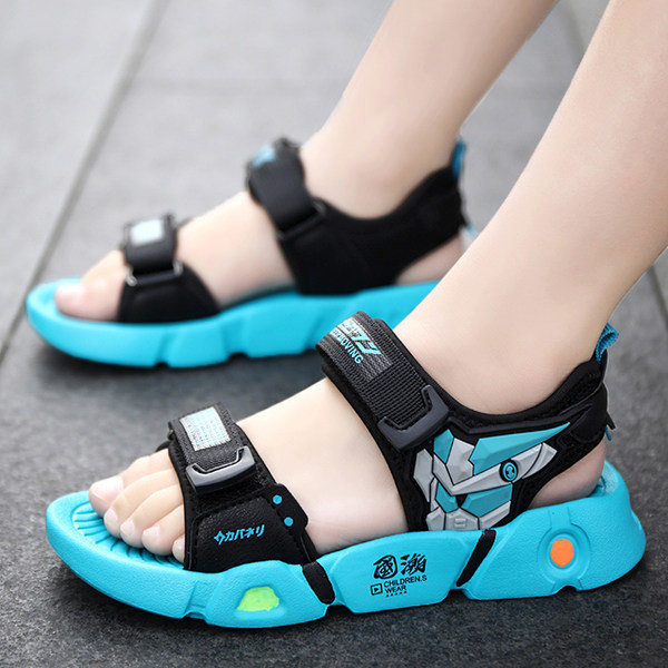 Több színben matricás gyerekszandál