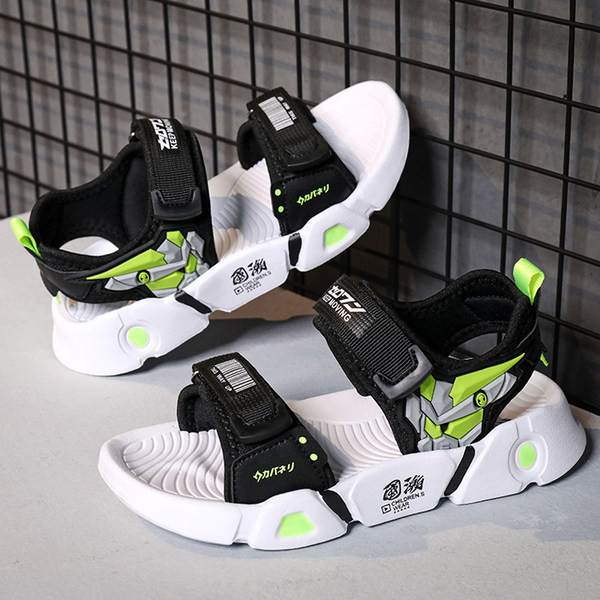 Több színben matricás gyerekszandál