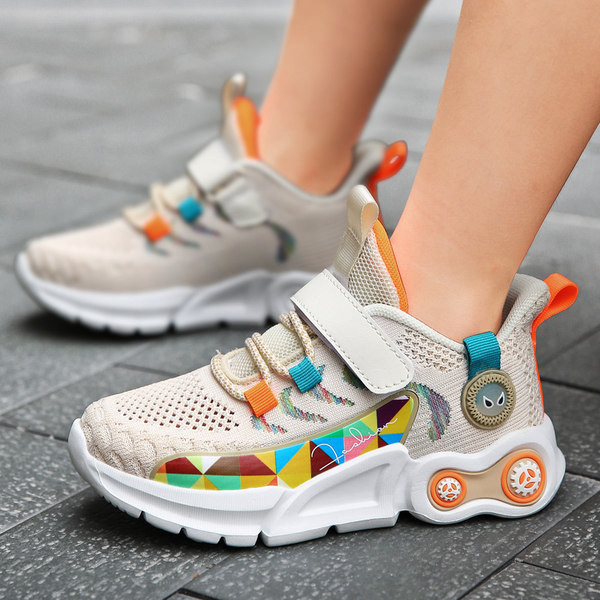 Alkalmi, légáteresztő gyerekcipő durva talppal, alkalmas lányoknak vagy fiúknak