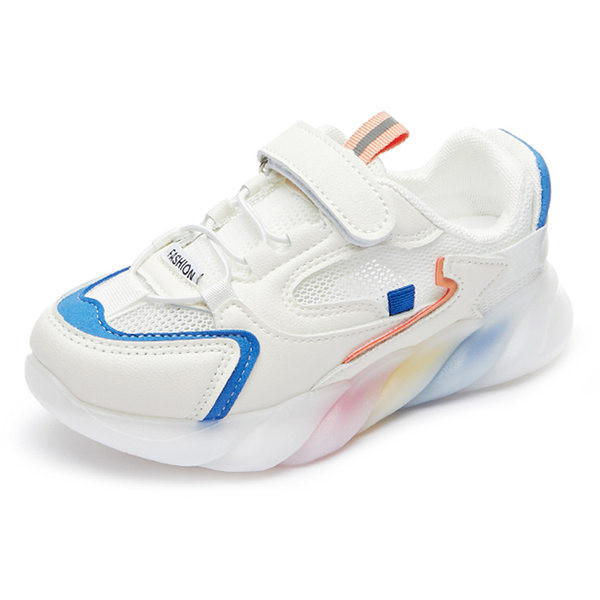 Gyermek tornacipő matricákkal és színes talppal