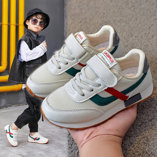 Gyermek tornacipő matricákkal és nyakkendőkkel három színben lányoknak