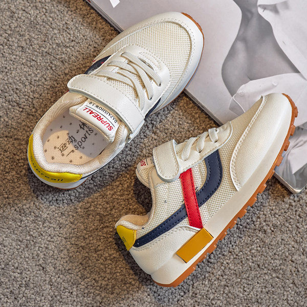 Gyermek tornacipő matricákkal és nyakkendőkkel három színben lányoknak