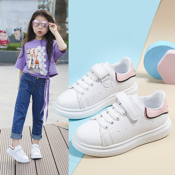 Öko bőrből készült gyerekcipő tépőzárral és lapos talppal