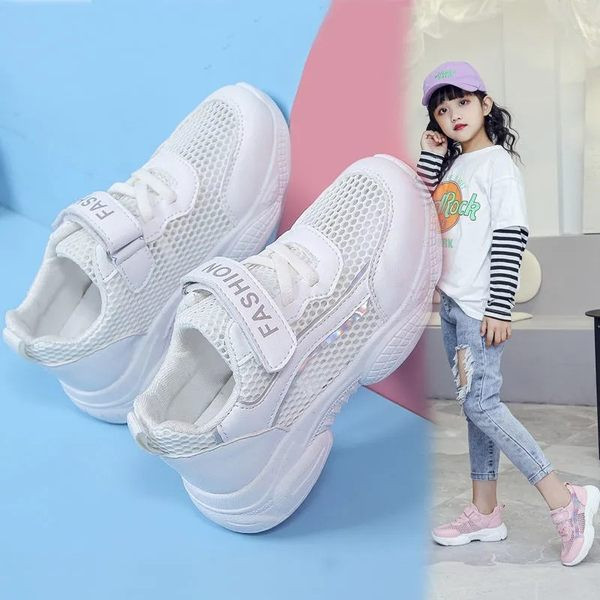 Alkalmi, légáteresztő gyerekcipő durva talppal lányoknak