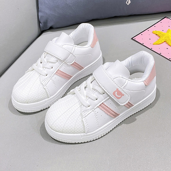 Lélegző, lapos talpú bőr tornacipő