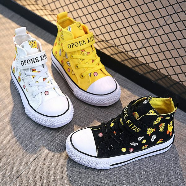 Gyermek tornacipő három színben és nyakkendős fiúknak és lányoknak egyaránt