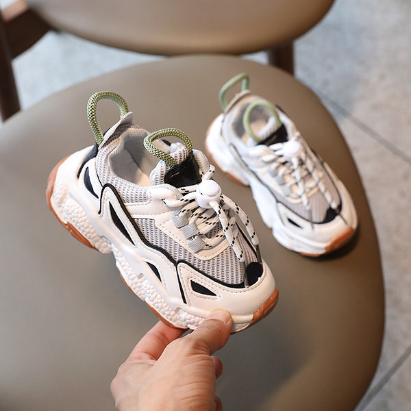 Légáteresztő gyerekcipő lányoknak és fiúknak