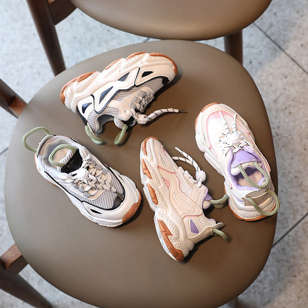 Légáteresztő gyerekcipő lányoknak és fiúknak