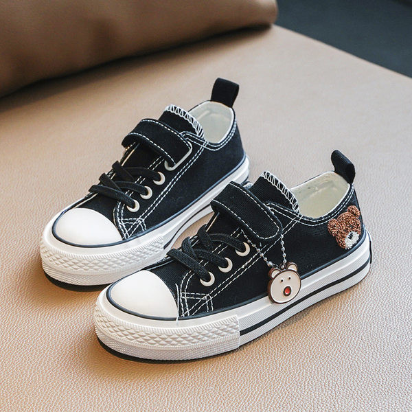 Gyermek tornacipő matricákkal és nyakkendőkkel két színben