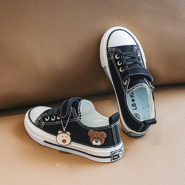 Gyermek tornacipő matricákkal és nyakkendőkkel két színben