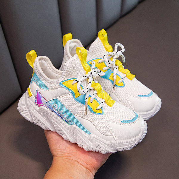 Hálós szövetből készült lány tornacipő új modellje