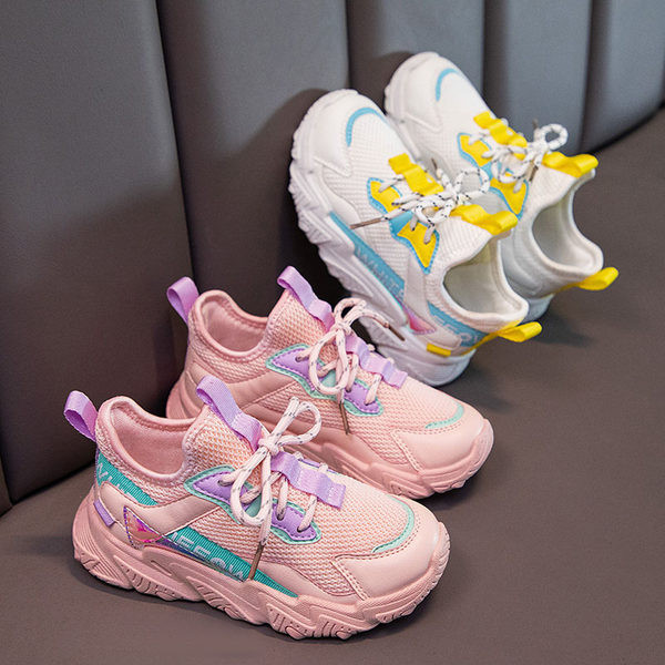 Hálós szövetből készült lány tornacipő új modellje