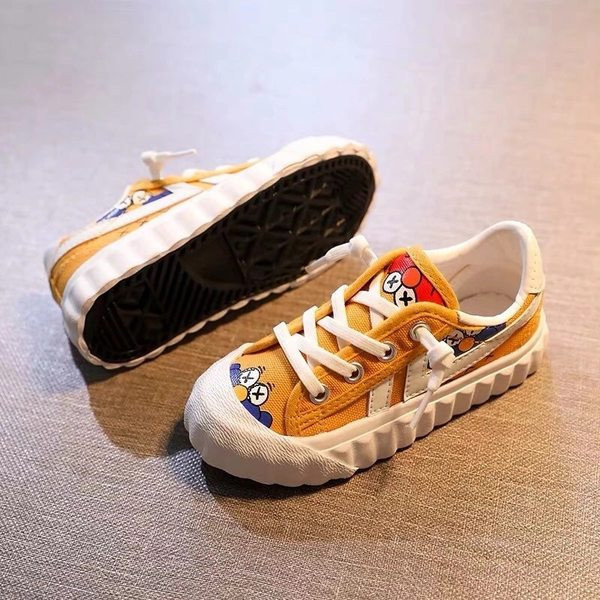 Gyerek színes tornacipő fűzővel és lapos talppal