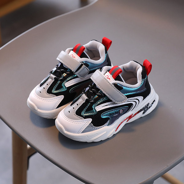 Gyermekmaraton lányoknak és fiúknak matricákkal