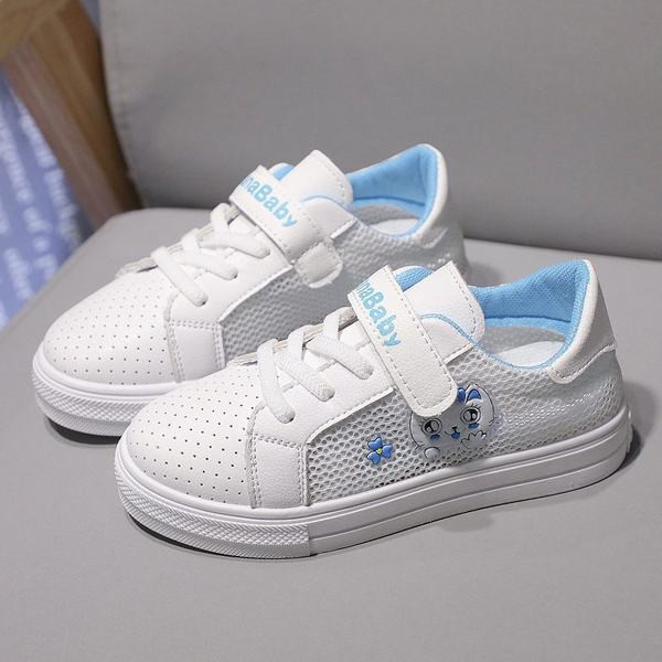 Gyermek tornacipő matricával és feliratokkal lányoknak és fiúknak