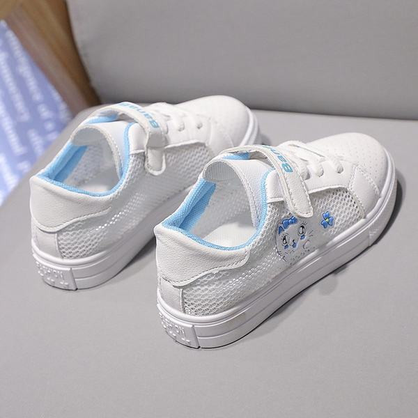 Gyermek tornacipő matricával és feliratokkal lányoknak és fiúknak