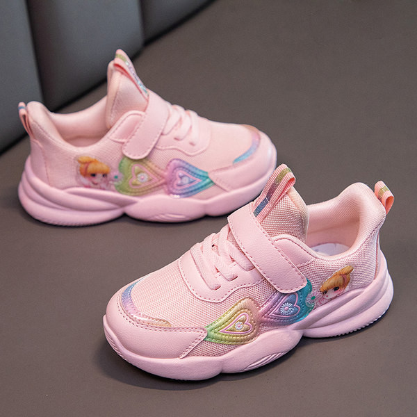 Új modell cipők lányoknak rátéttel