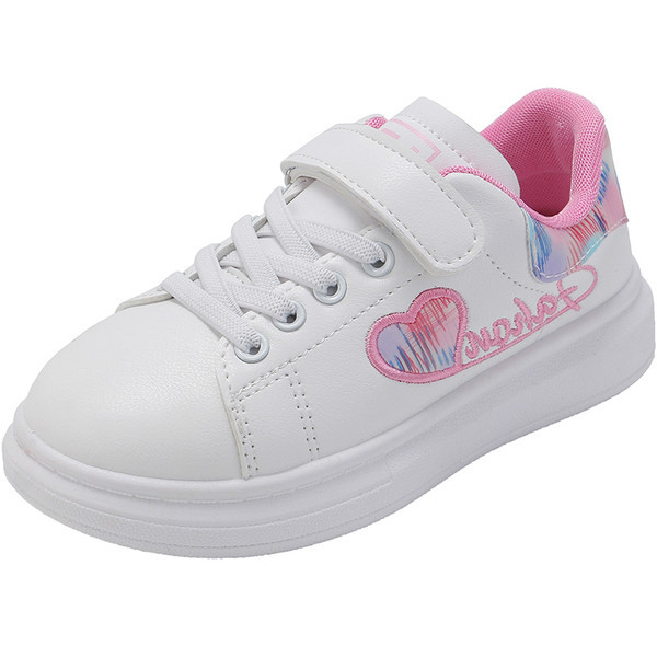 Műbőr tornacipő lányoknak hímzéssel