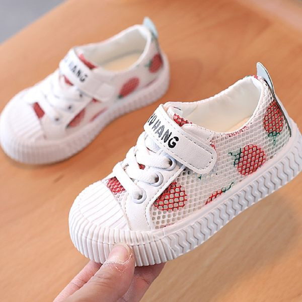 Gyermek tornacipők új modellje színes alkalmazással - két modell