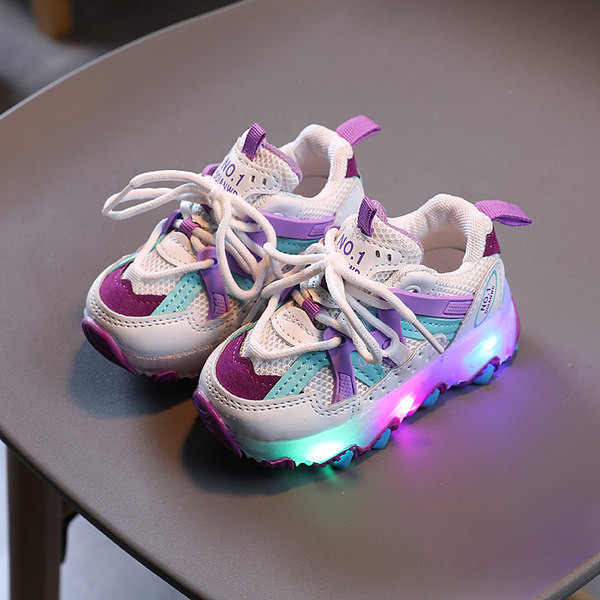 Fényes, lapos talpú gyerekcipő lányoknak és fiúknak egyaránt