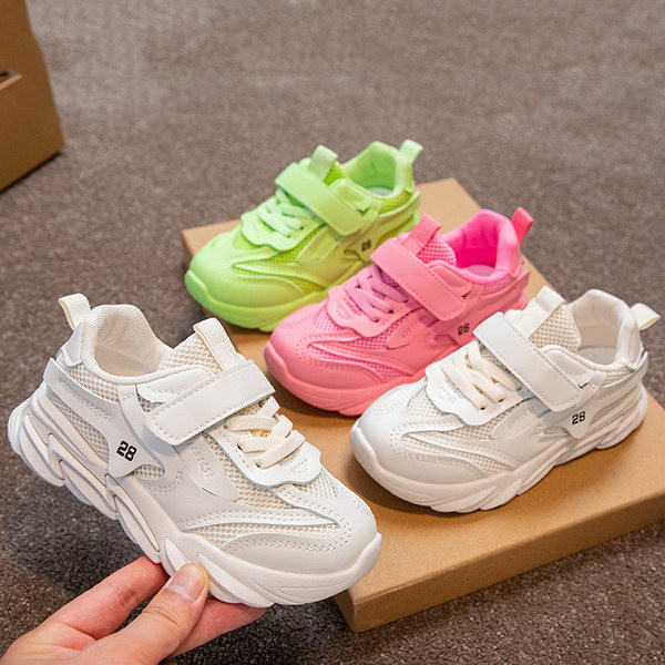 Gyerek tornacipő új modellje durva talppal, három színben