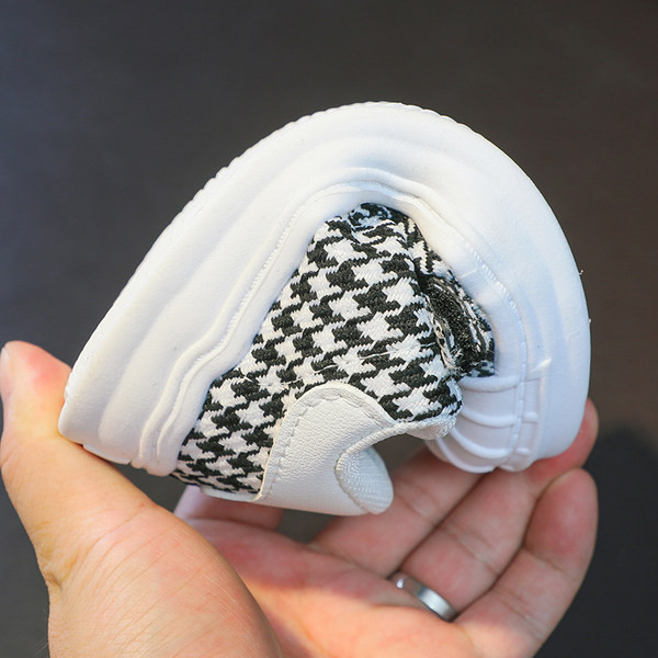 Textil őszi tornacipő új modellje