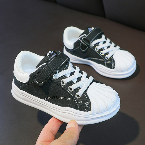 Textil őszi tornacipő új modellje