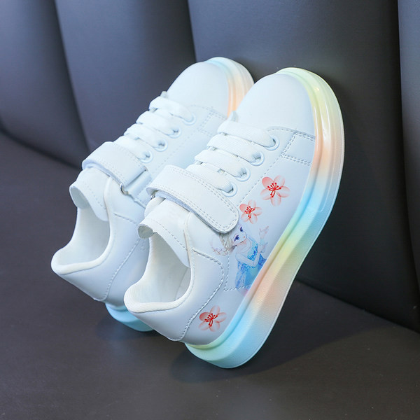 Gyermek tornacipő új modellje színes felrakással