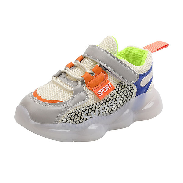 Világító gyerek sportcipő matricákkal