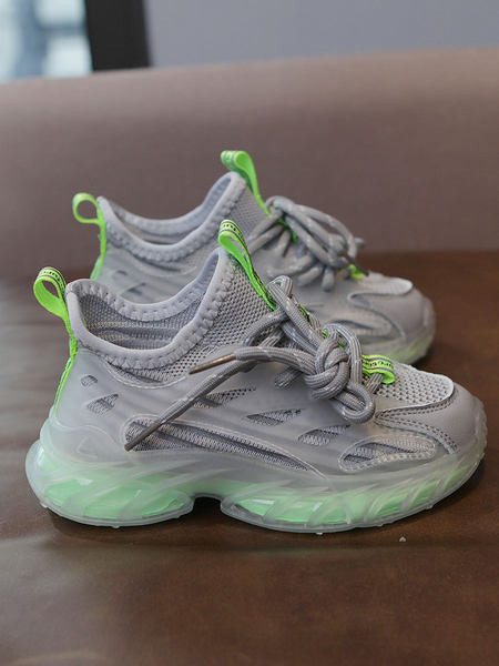 Gyermek tornacipő fűzővel és szilikon talppal, három színben