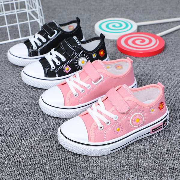 Gyermek vászon tornacipő hímzéssel és tépőzárral