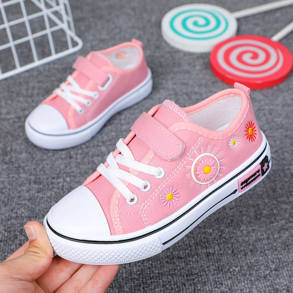 Gyermek vászon tornacipő hímzéssel és tépőzárral