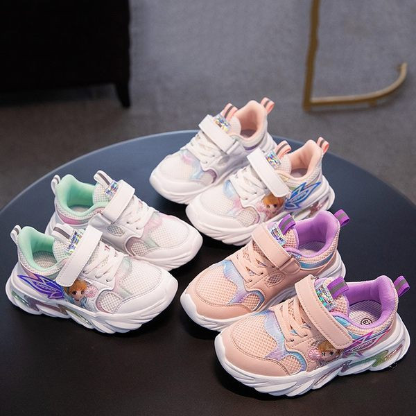 Gyerek tornacipő rátéttel és durva talppal