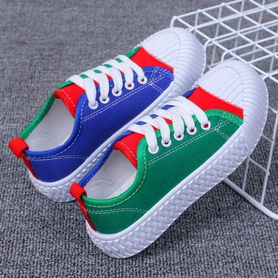 Színes gyerek tornacipő fűzővel és lapos talppal