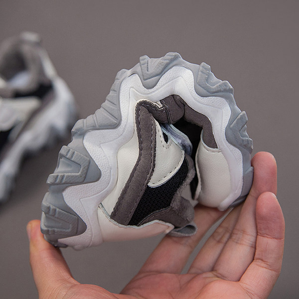 Alkalmi gyerek tornacipő durva talppal lányoknak rózsaszín és szürke színben