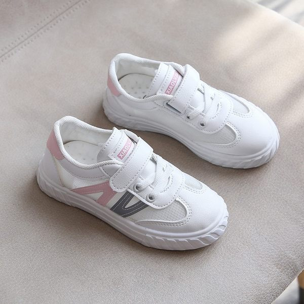 Új modell gyerekcipők lapos talppal és tépőzárral