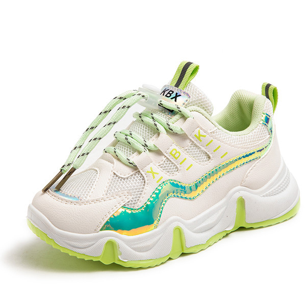 Őszi tornacipők új modellje fényes hatással