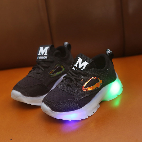 Légáteresztő gyerek tornacipő fiúknak és lányoknak - izzó