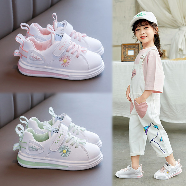 Gyermek bőr tornacipő virághímzéssel