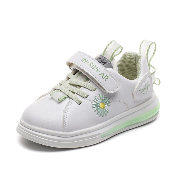 Gyermek bőr tornacipő virághímzéssel