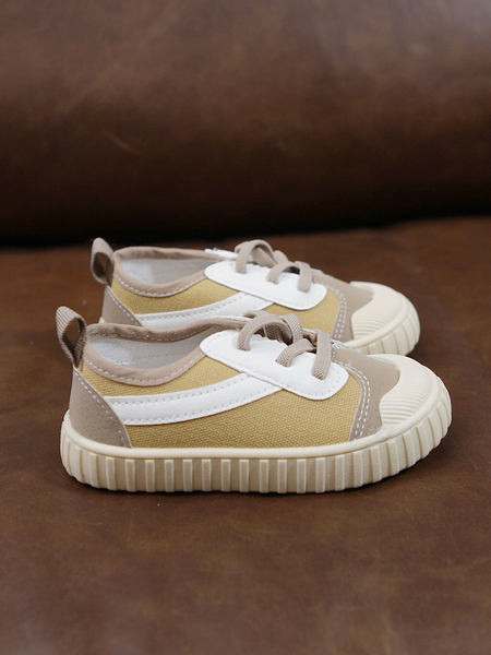 Három színben fűzős, lapos talpú gyerekcipő