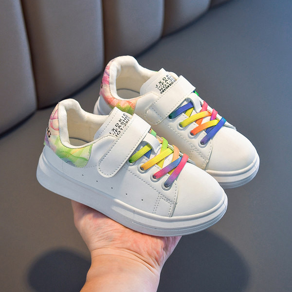 Gyermek bőr tornacipő színes nyakkendőkkel