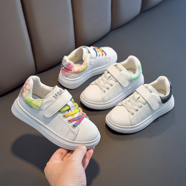 Gyermek bőr tornacipő színes nyakkendőkkel