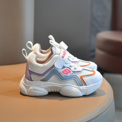 Gyermek tornacipő lányoknak matricával