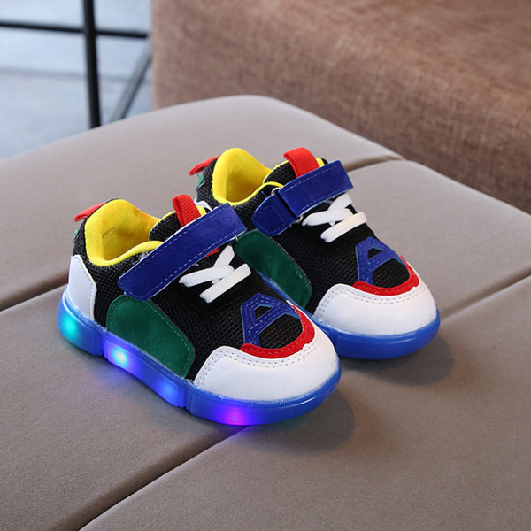 Alkalmi gyerek tornacipő, izzó talppal több színben