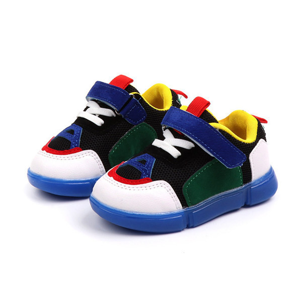 Alkalmi gyerek tornacipő, izzó talppal több színben